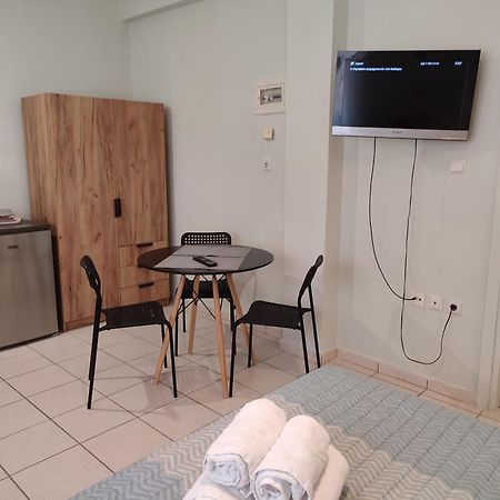 Kiki'S Cosy Apartments Néa Khilí Buitenkant foto