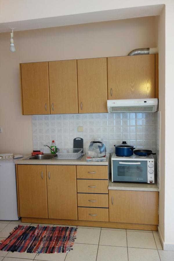 Kiki'S Cosy Apartments Néa Khilí Buitenkant foto