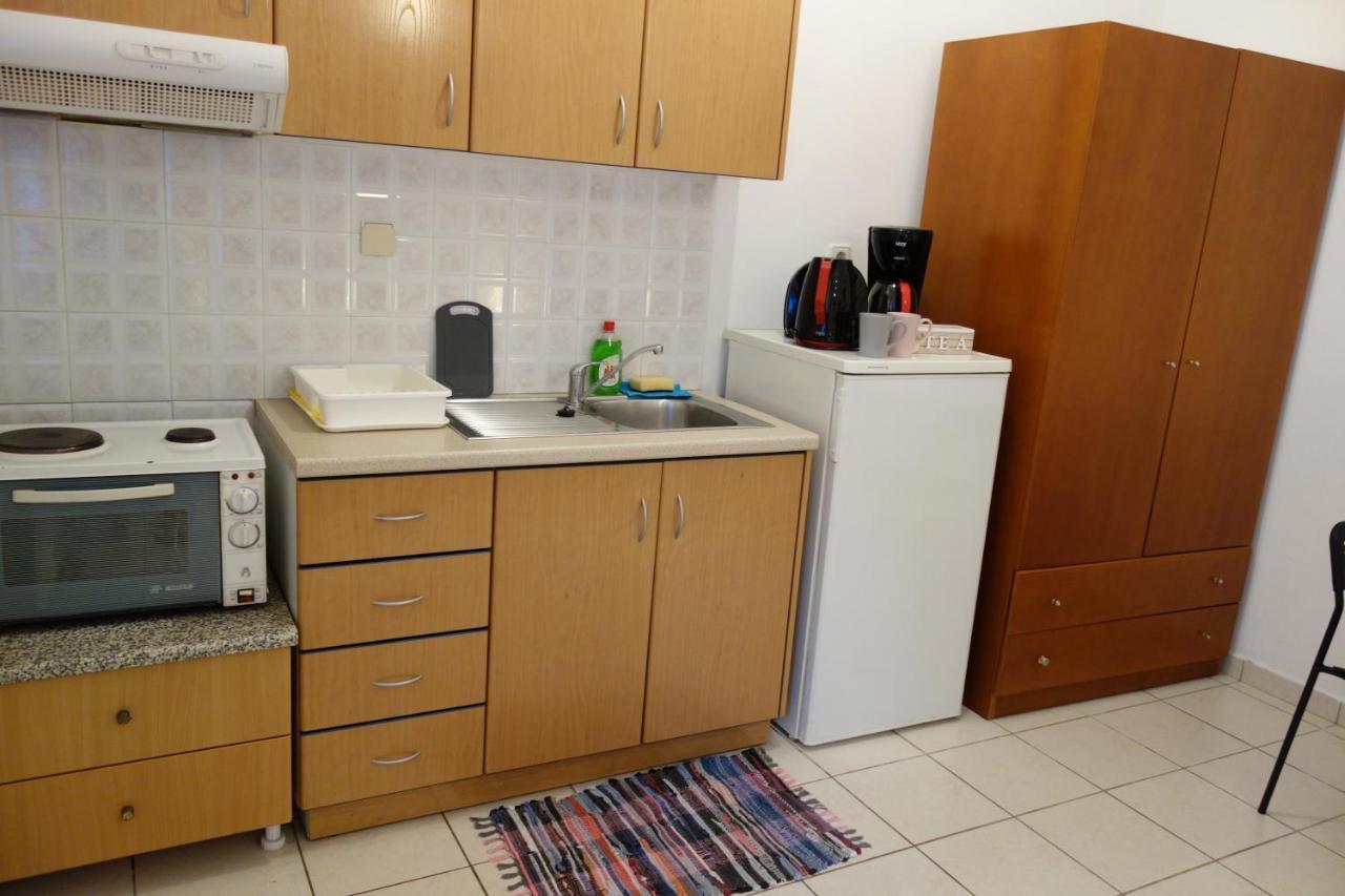 Kiki'S Cosy Apartments Néa Khilí Buitenkant foto